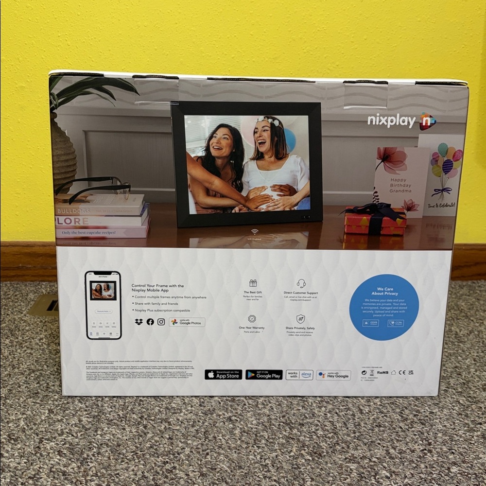Nixplay 15" Smart Digital Photo Frame - Picture 11 of 11